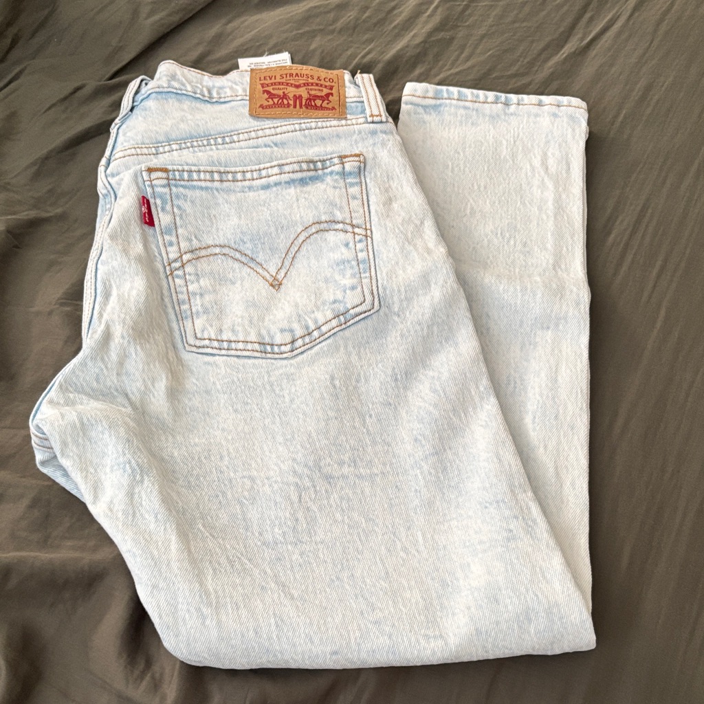 Levi's 501 Women's Light Blue Straight Leg Jeans